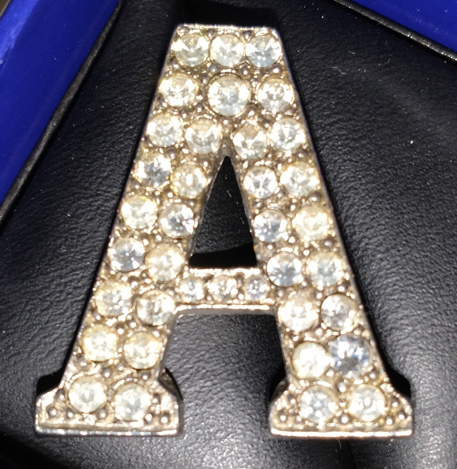Broche letter A verguld goud, 4 tot 7 cm, Ophalen of Verzenden, Zo goed als nieuw, Goud