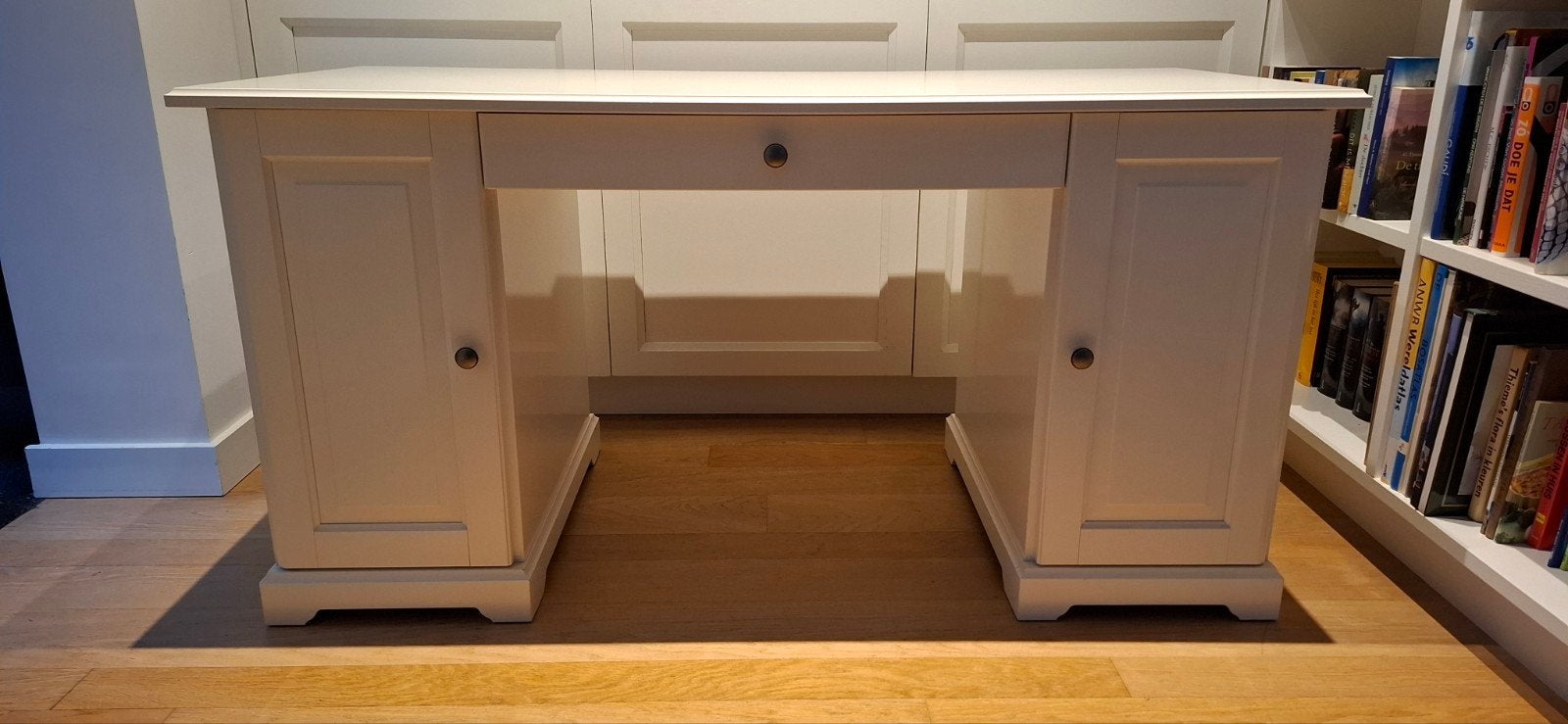 Bureau, Huis en Inrichting, Bureaus, Ophalen, 65 cm, Spaanplaat of MDF, Zo goed als nieuw
