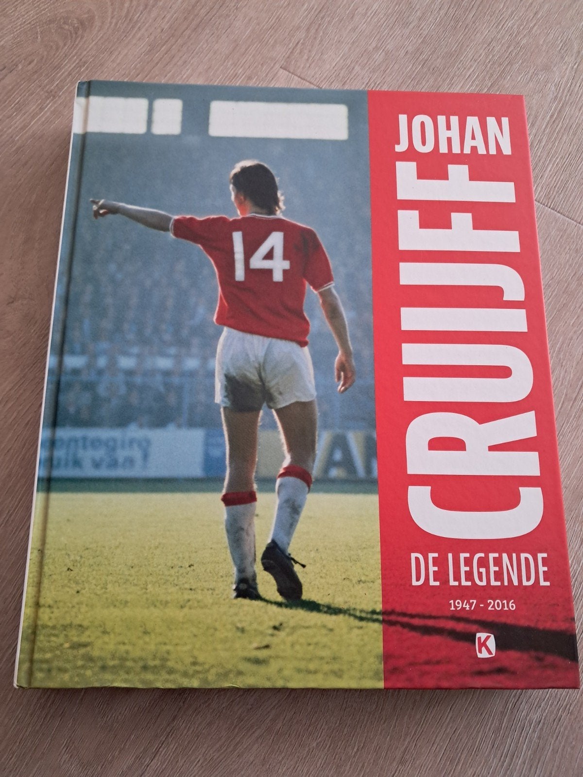 Johan Cruijff: De Legende 1947-2016 - Boek, Boeken, Ophalen of Verzenden, Zo goed als nieuw, Onbekend, Sport