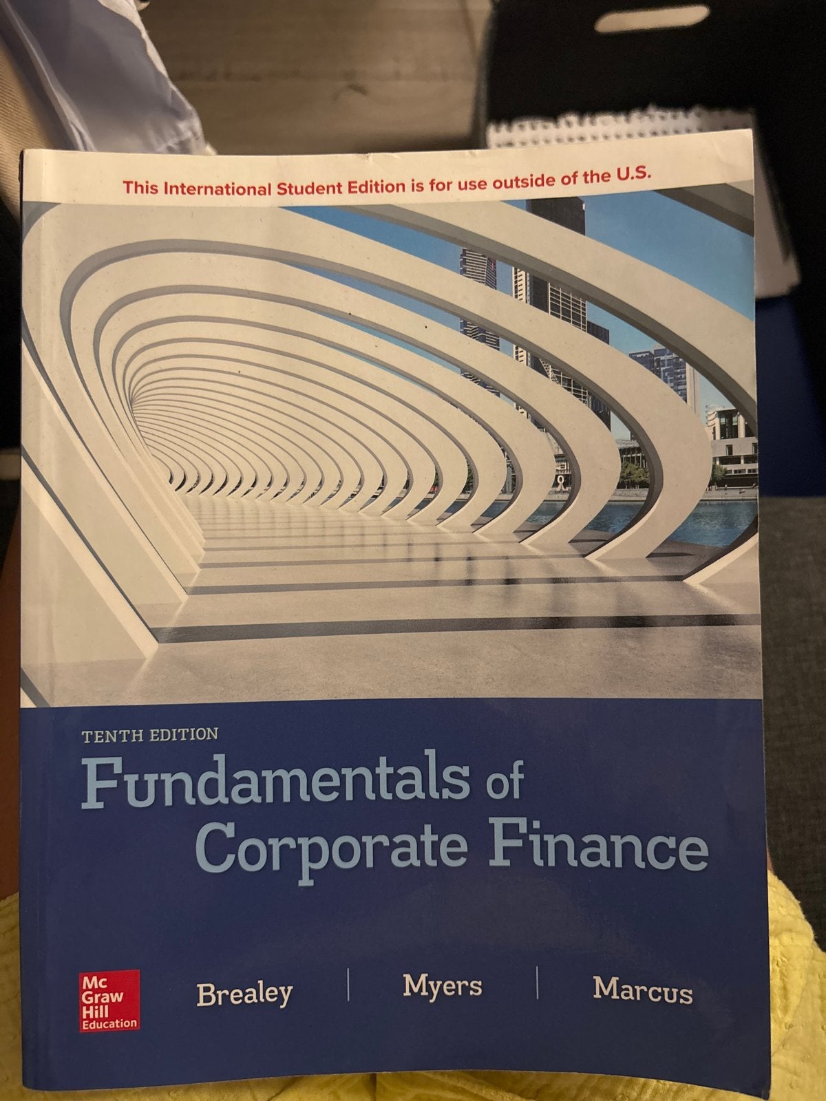 Studieboek: Fundamentals of Corporate Finance (10e editie), Verzenden, Beta, Gelezen, HBO