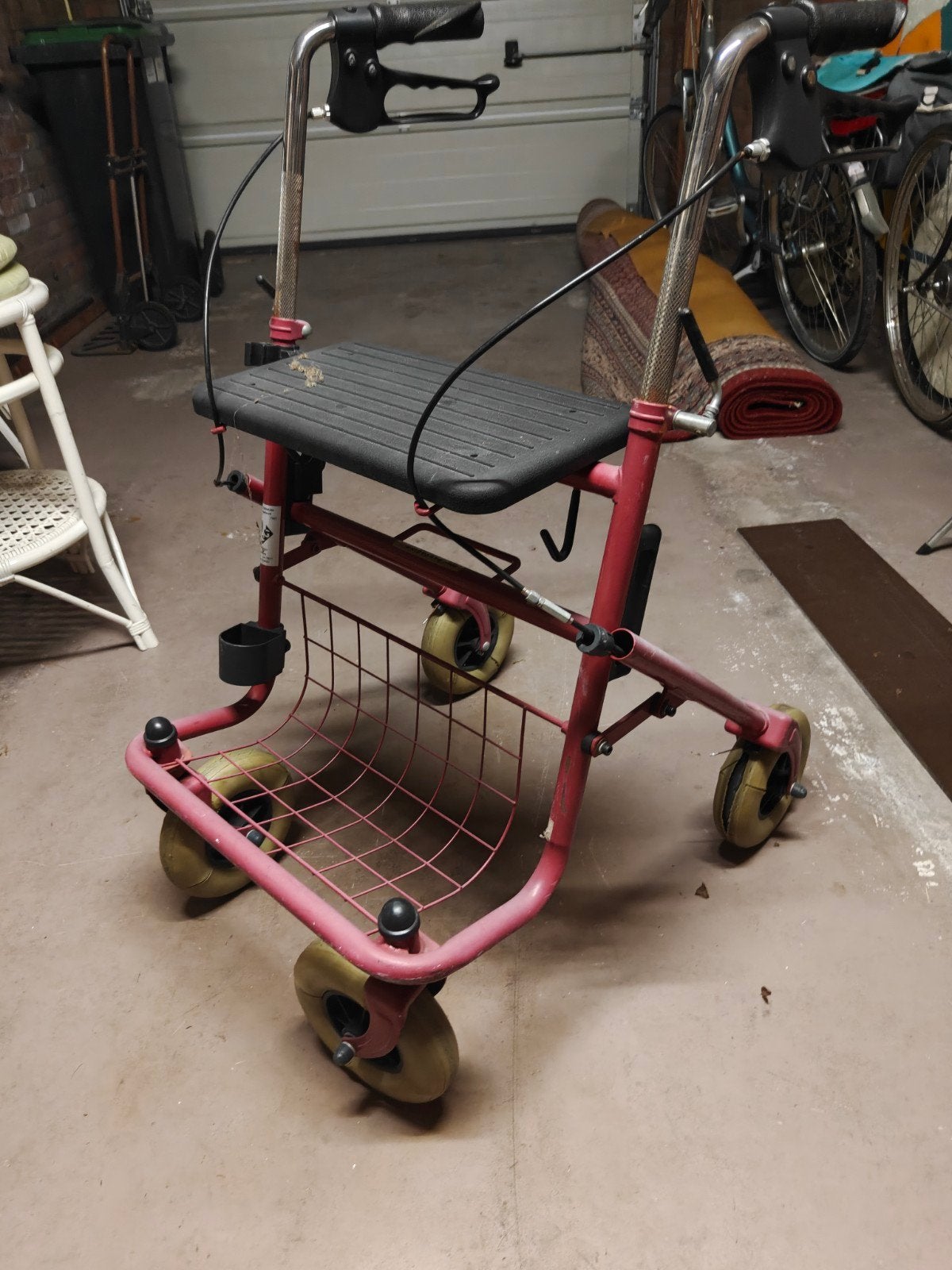 roze rollator, Ophalen