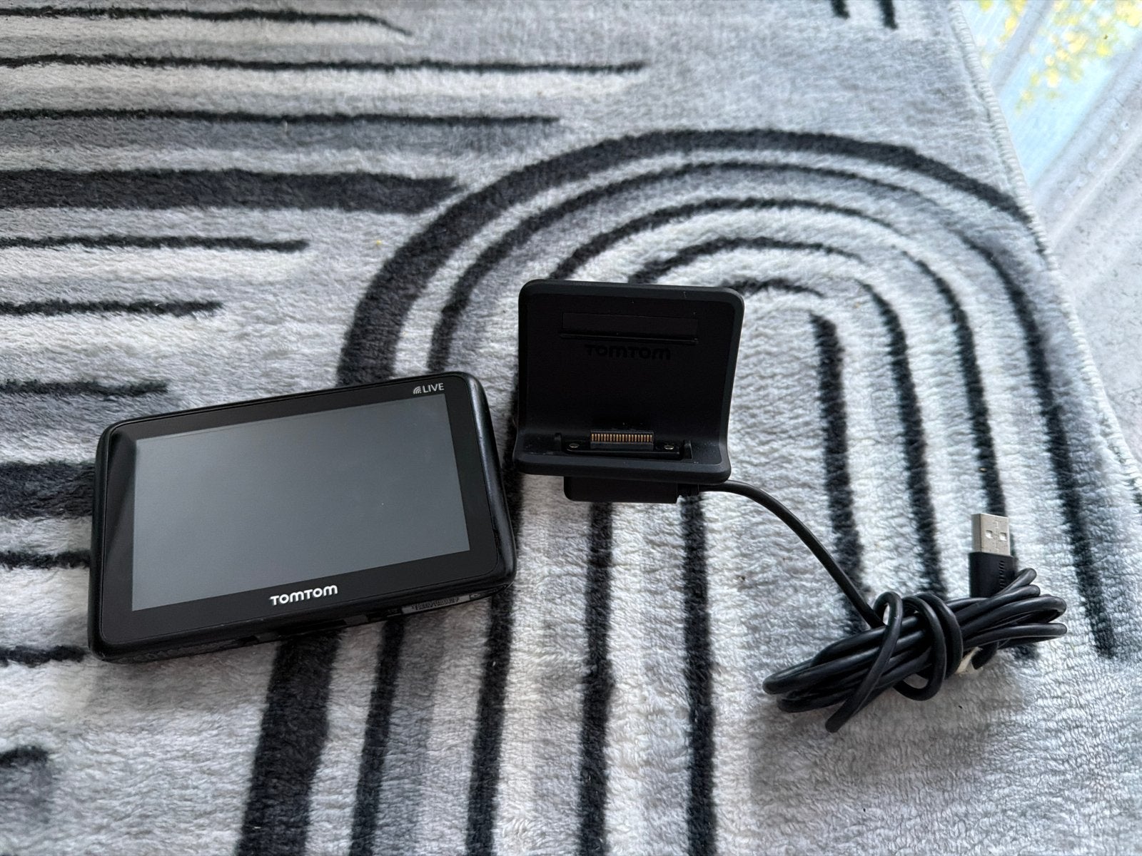 TomTom navigatiesysteem met houder en kabel, Ophalen, Gebruikt