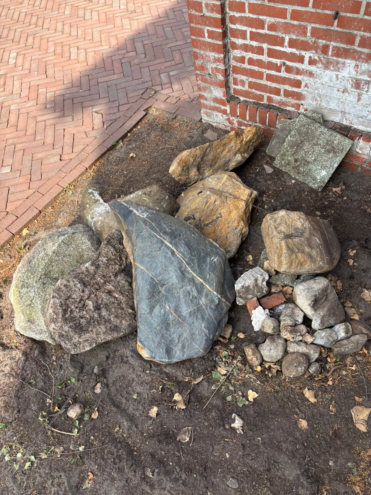 Grote partij natuurstenen rotsen en keien, Tuin en Terras, Ophalen, Overige materialen, Gebruikt, Kei
