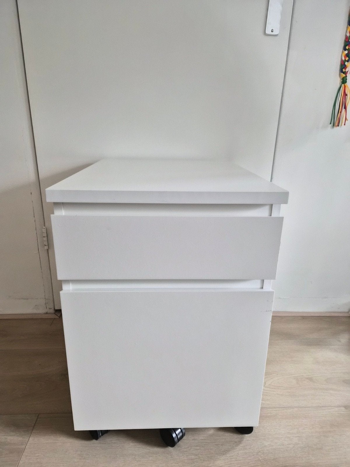 MALM Witte ladeblok - snel weg, Huis en Inrichting, Kasten | Ladekasten, Ophalen, Minder dan 50 cm, Modern, functioneel, 1 of 2 laden