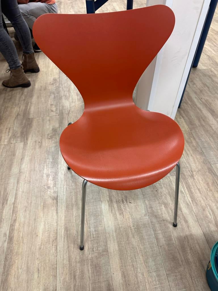 16 Fritz Hansen Vlinderstoelen - Terracotta (Arne Jacobsen), Ophalen of Verzenden
