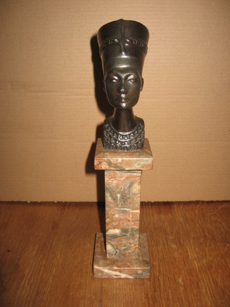 Egyptisch beeld Nefertiti, Overige herkomsten, Beeld, 28 cm, Overige materialen