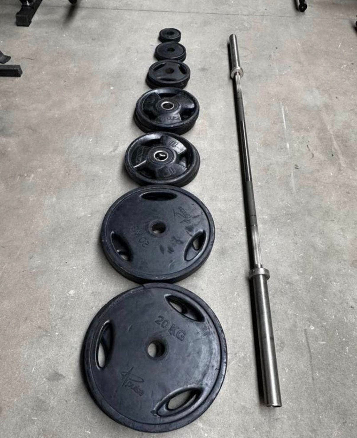137,5 kg Olympische Gewichten + Olympische barbell, Sport en Fitness, Fitnessmaterialen, Ophalen, Gebruikt, Halterschijven
