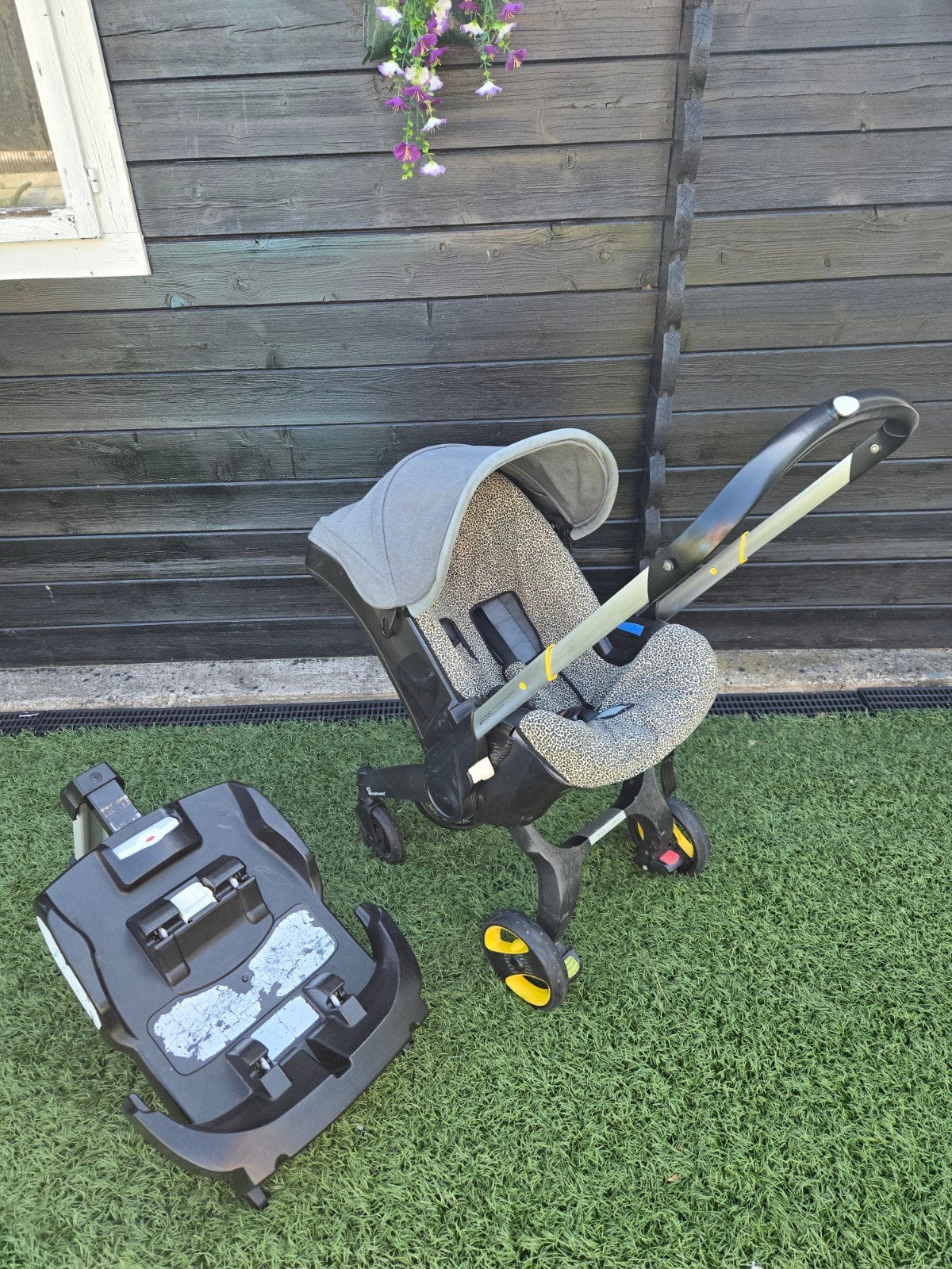 Doona  autostoel met Isofix base ., Kinderen en Baby's, Ophalen, 0 t/m 13 kg, Overige merken, Isofix