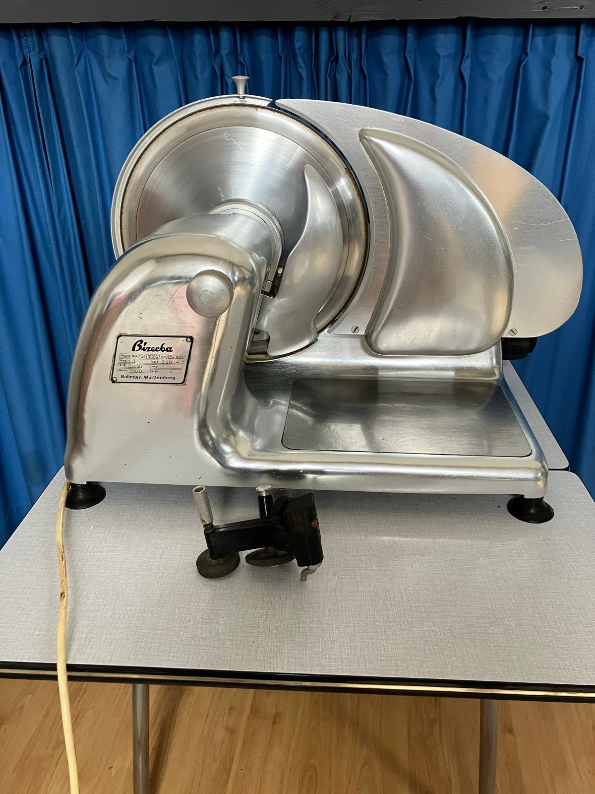 Bizerba VEE5/300 Vleessnijmachine - Professioneel en Robuust, Ophalen, Gebruikt