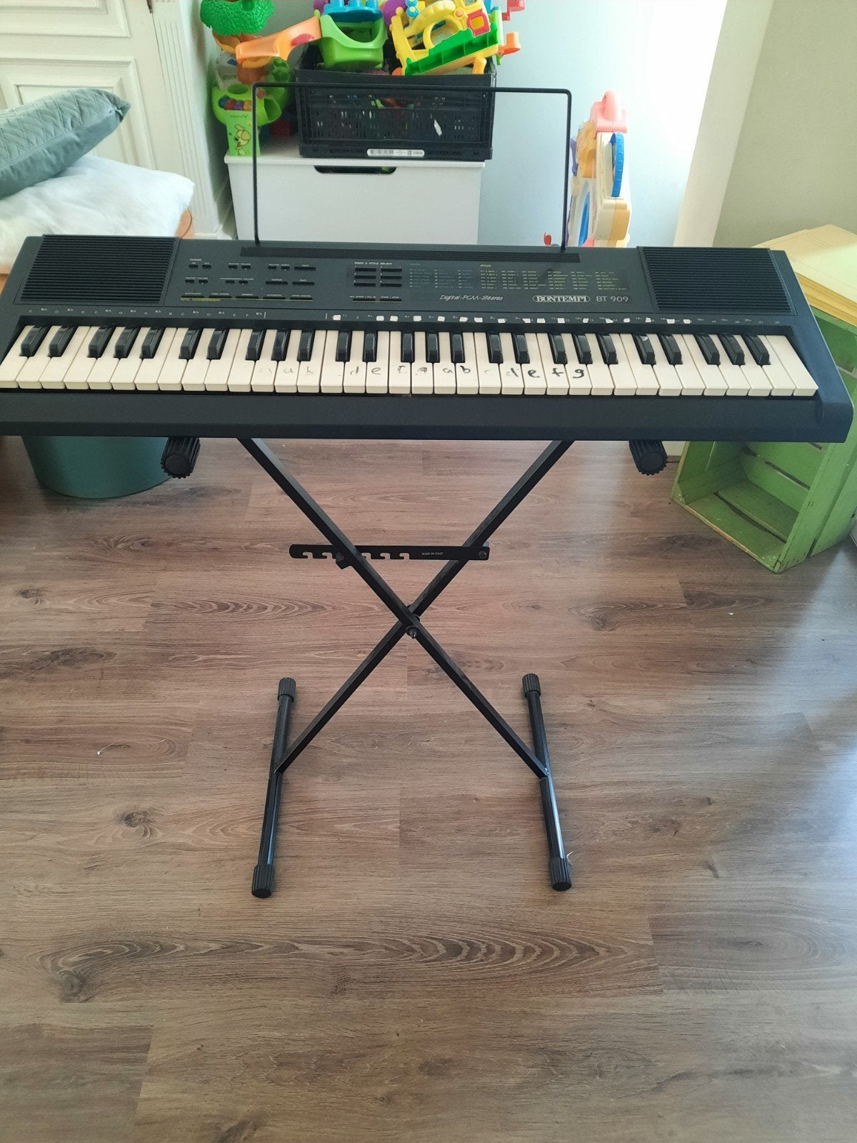 Te koop keyboard, Ophalen of Verzenden, Gebruikt, Overige merken, Met standaard