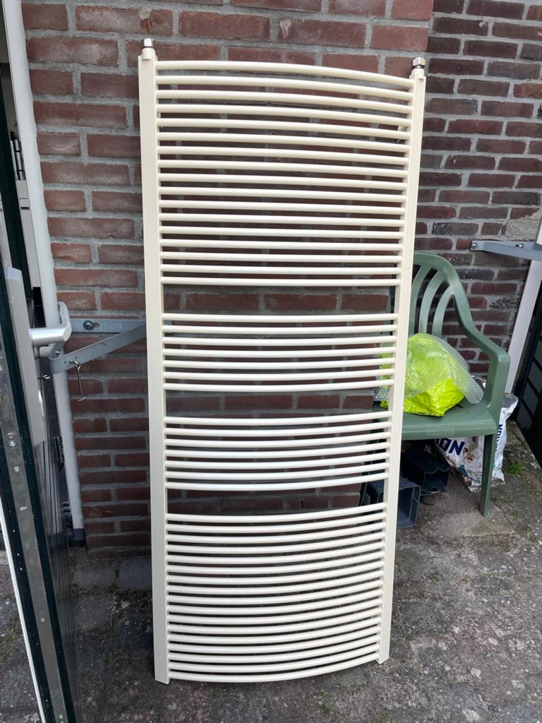 Handdoekradiator / Designradiator (crème), Doe-het-zelf en Verbouw, Verwarming en Radiatoren, Ophalen, Radiator, 60 tot 150 cm