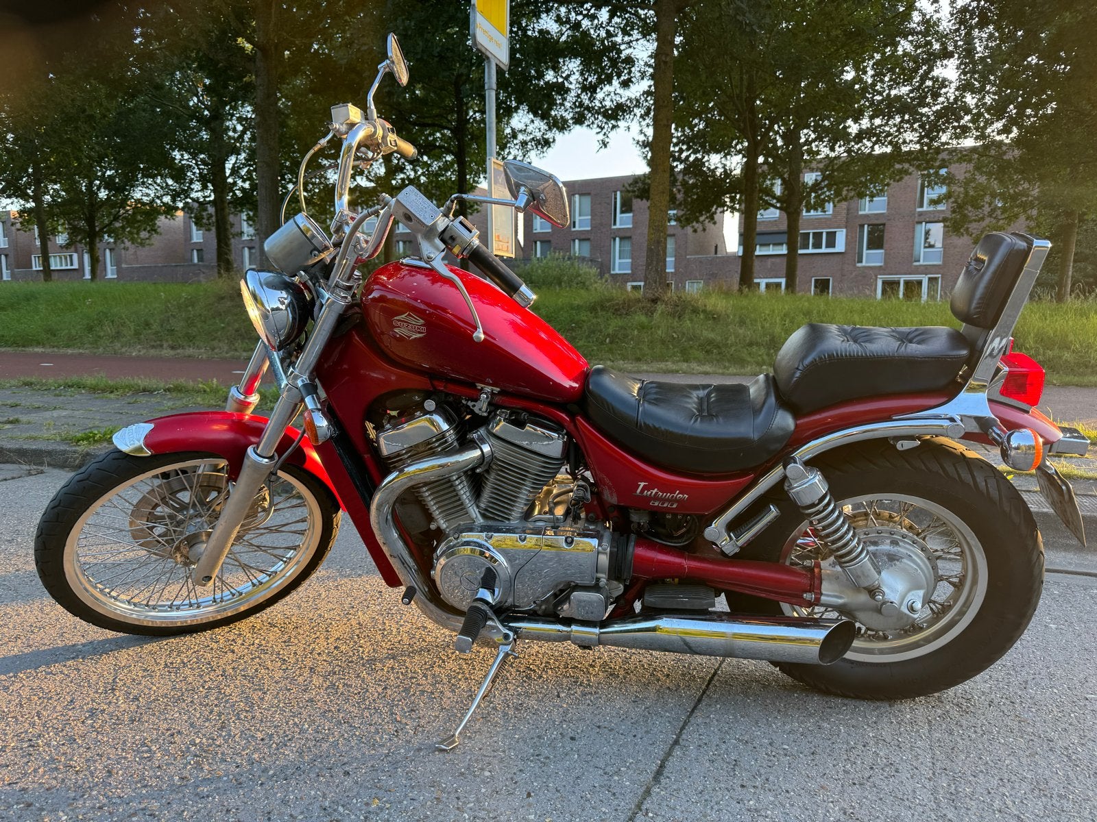 Suzuki Intruder VS 800 - Rode Chopper, Motoren, Cardan-aandrijving, 2 cilinders, 805 cc, Chopper