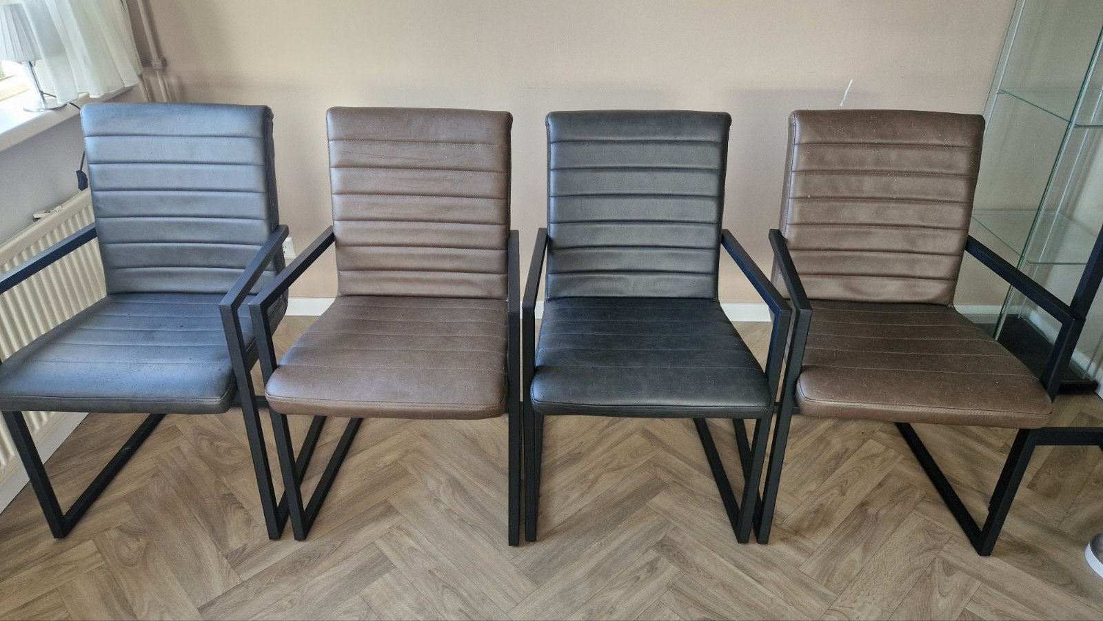 4 eetkamerstoelen in verschillende kleuren, Huis en Inrichting, Ophalen, Overige kleuren, Vier, Modern