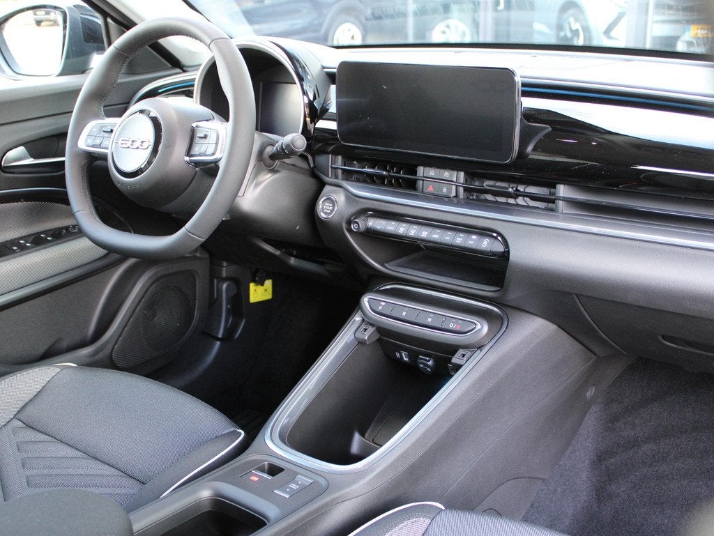 Fiat 600e Urban 54 kWh VOORRAAD KORTING, Auto's, Fiat, 12 maanden, 156 pk, Leder en Stof, Zwart