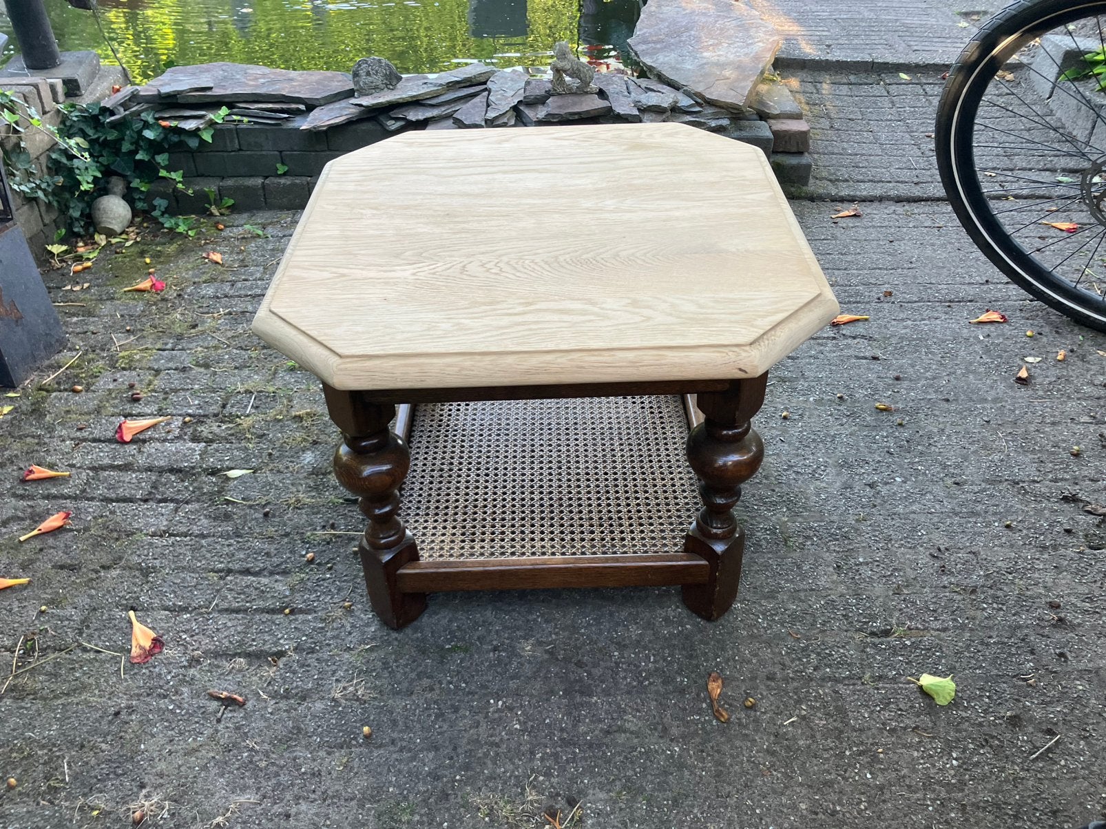 2 bijzettafels eiken en noten onbehandeld, Ophalen of Verzenden, Rechthoekig, Minder dan 55 cm, 45 tot 60 cm