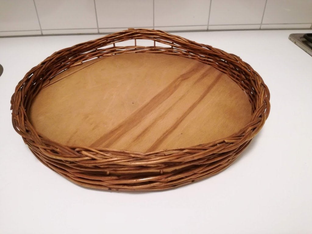 Oude rieten dienblad  € 2,50, Overige materialen, Gebruikt, Rond, Ophalen of Verzenden
