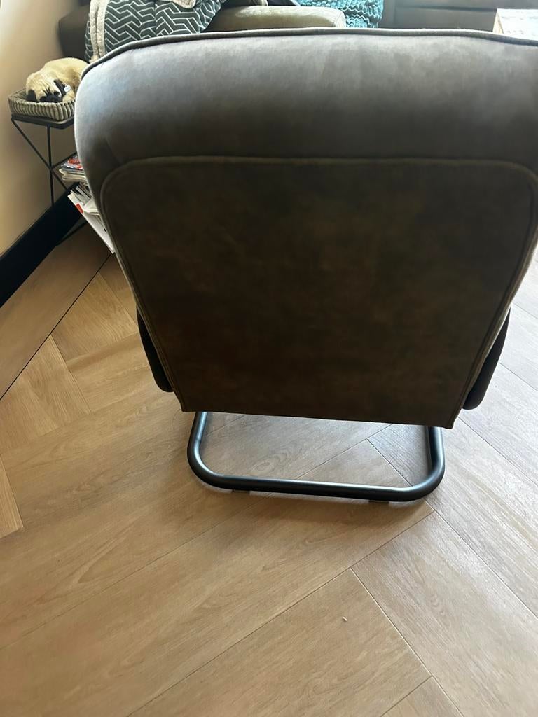 Twee olijfgroene fauteuils, Huis en Inrichting, Fauteuils, Ophalen, 100 tot 125 cm, Zo goed als nieuw, Stof