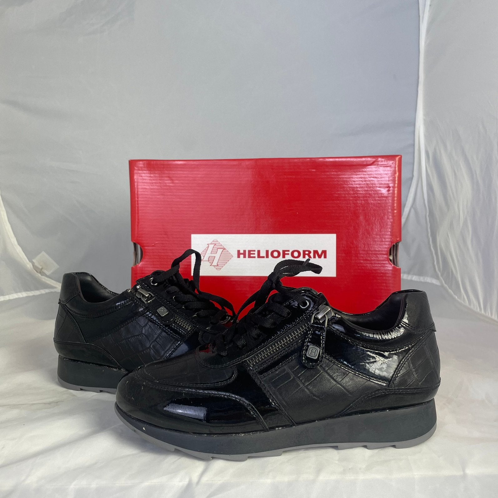 Helioform Zwarte Lak Sneakers schoenen nieuw maat 37 H, ., Zwart, Nieuw, Ophalen of Verzenden