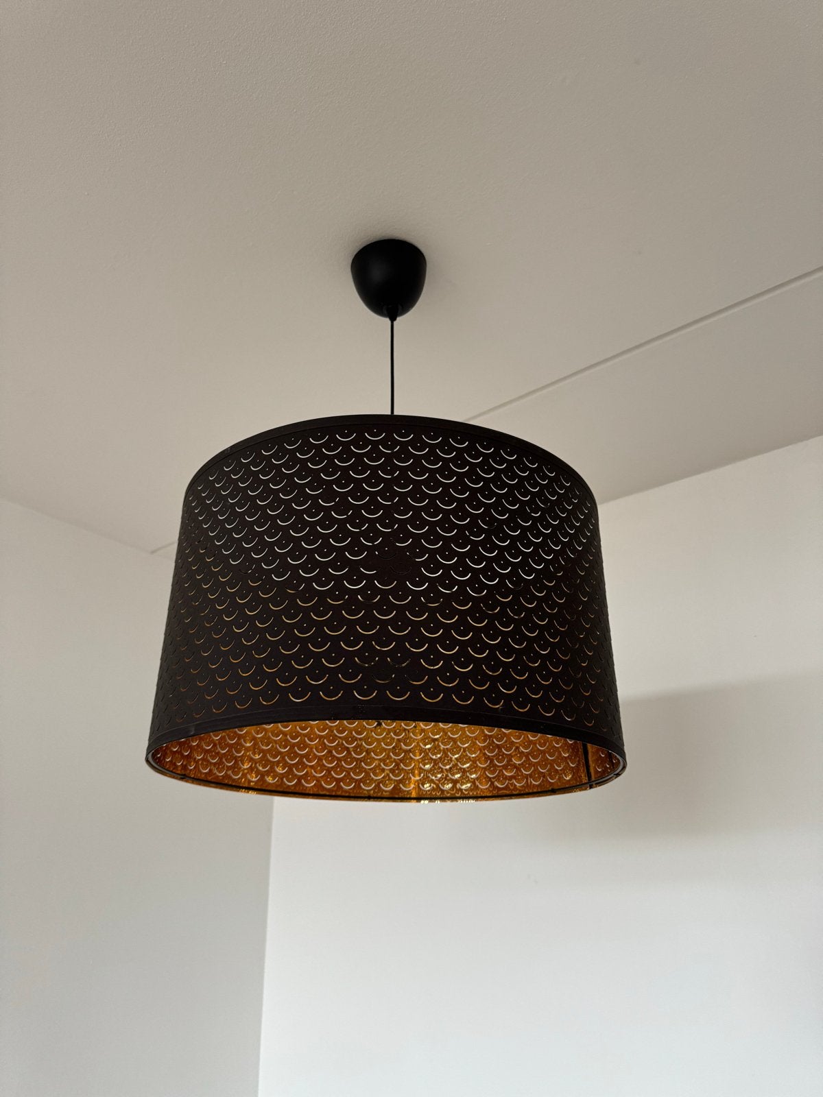 Ikea hanglampen set van 2 met gouden binnenkant, Ophalen of Verzenden, Zo goed als nieuw, Metaal