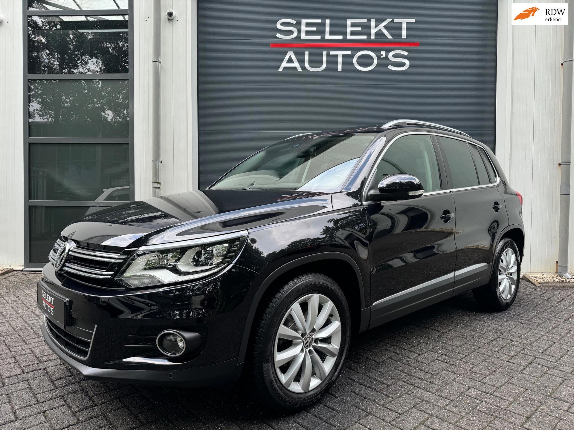 Volkswagen Tiguan 1.4 TSI Sport & Style 122 Pk Pano/Xenon/Le, Voorwielaandrijving, Dealer onderhouden, 15 km/l, 4 cilinders