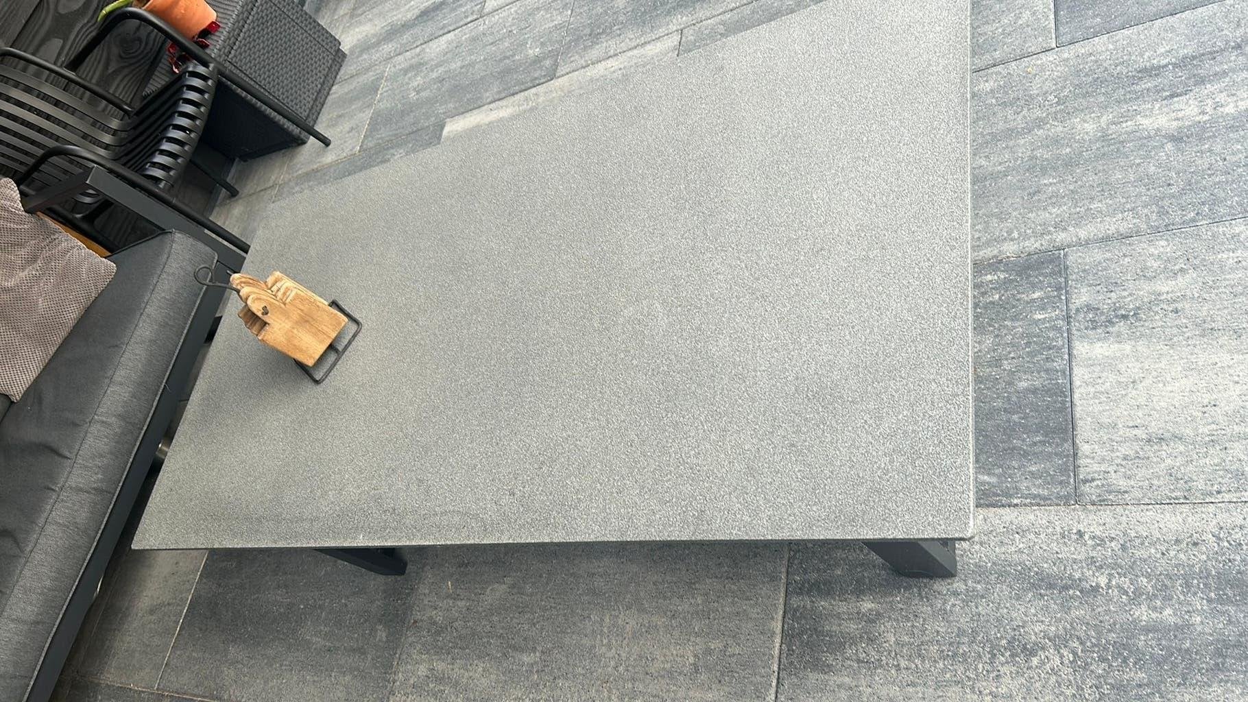 Buitentafel in hoogte verstelbaar, Ophalen, Gebruikt