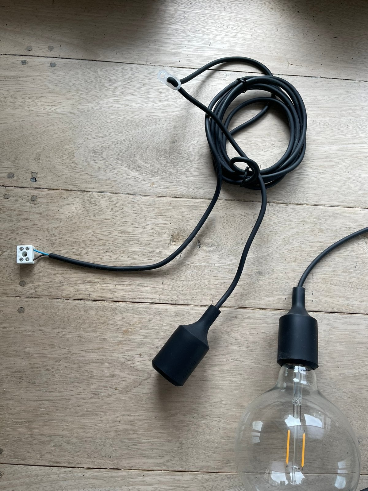 Muuto E27 zwart 2x, Verzenden