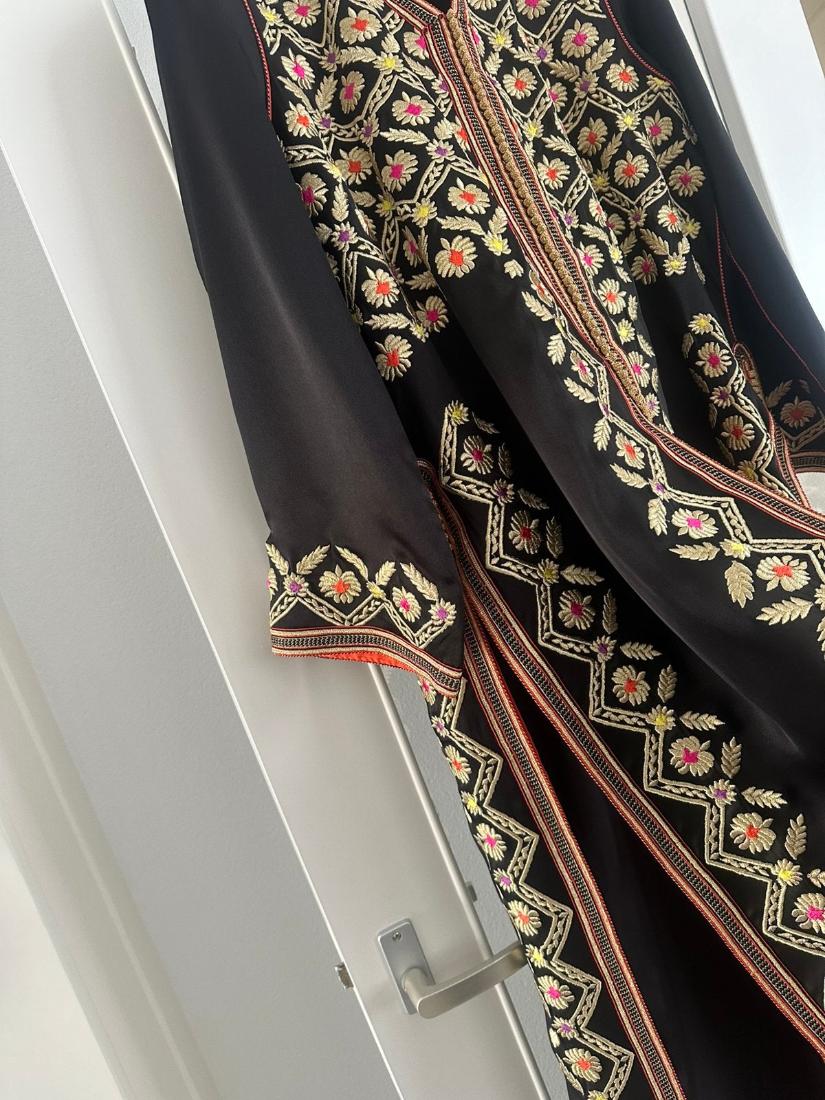 Maat M/L. In zeer goede staat weinig gedragen handwerk, Kleding | Dames, Gelegenheidskleding, Maat 38/40 (M), Overige typen, Meerkleurig