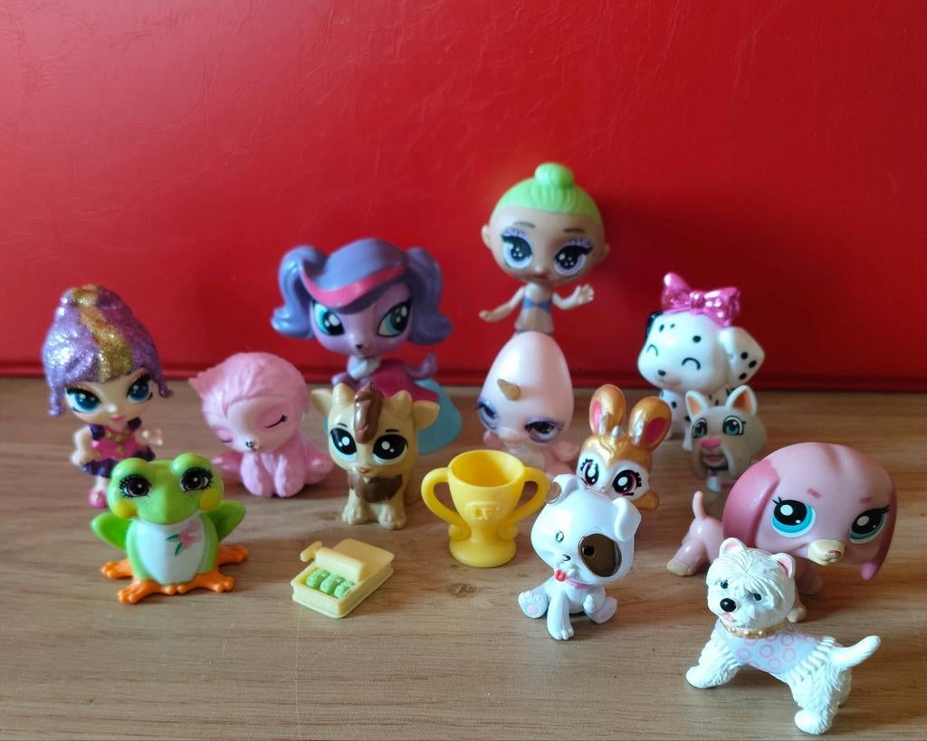 VERZAMELING HONDJES ANDERE DIEREN EN MEISJES/LITTLE PET SHOP, Verzenden, Zo goed als nieuw