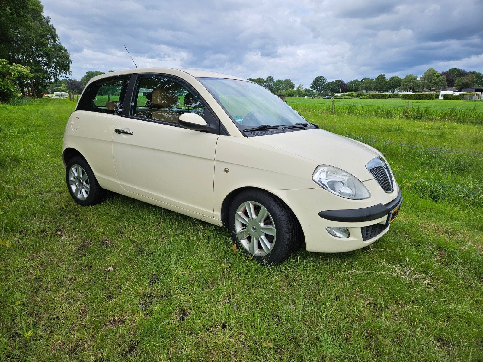 Lancia Ypsilon 1.2 16V 2005 beige (lpg), Auto's, Voorwielaandrijving, 980 kg, 4 cilinders, Beige