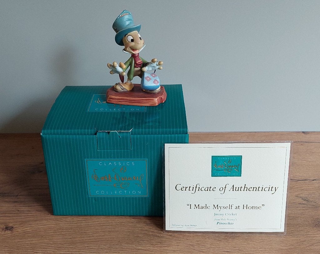 WDCC "I Made Myself at Home" Jiminy Cricket Pinocchio beeld, Ophalen of Verzenden, Overige figuren, Zo goed als nieuw, Beeldje of Figuurtje