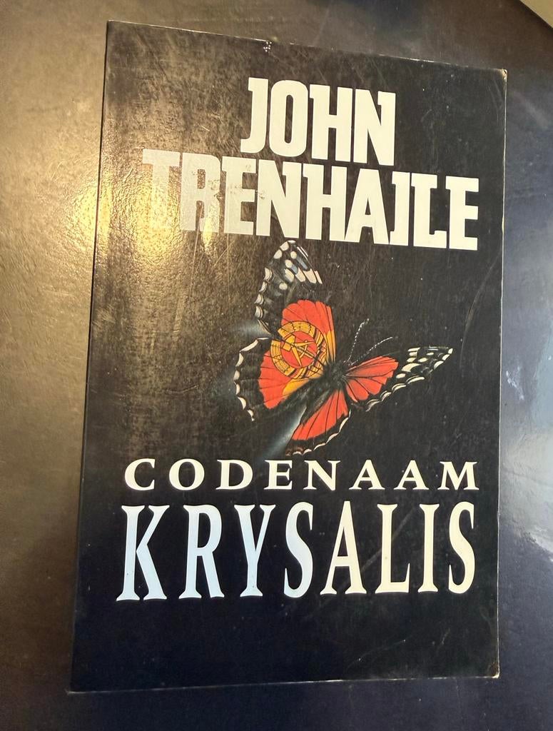 Codennaam Krysali - John Trenhaile, Boeken, Ophalen of Verzenden, Gelezen, Nederland