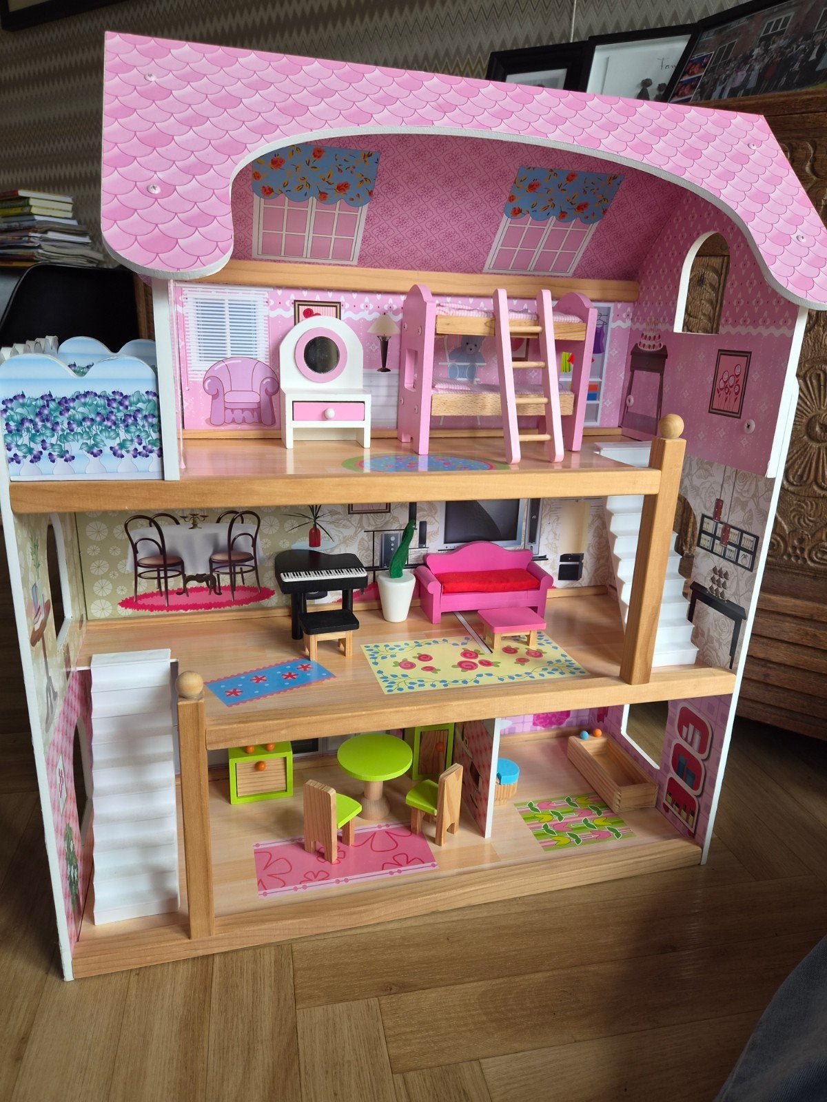 Mooie houten poppenhuis inclusief meubeltjes., Kinderen en Baby's, Ophalen, Zo goed als nieuw, Poppenhuis