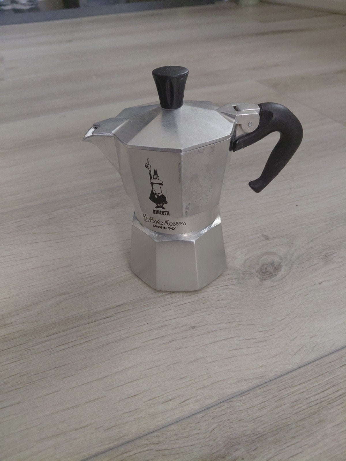 Bialetti Mokka Express - Klassieke Aluminium Percolator, Gebruikt, Overige modellen, Gemalen koffie, Ophalen of Verzenden