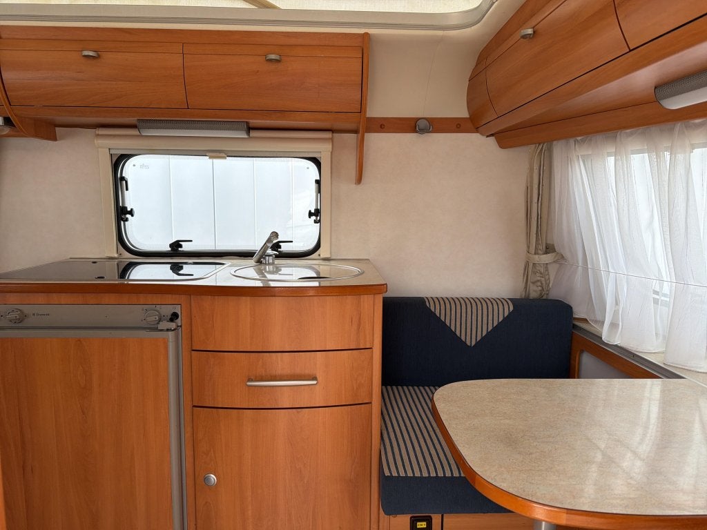 Eriba Touring Triton 410 Luifel nette staat, Caravans en Kamperen, Caravans, Overige typen, 4 tot 5 meter, 500 - 750 kg, Eriba