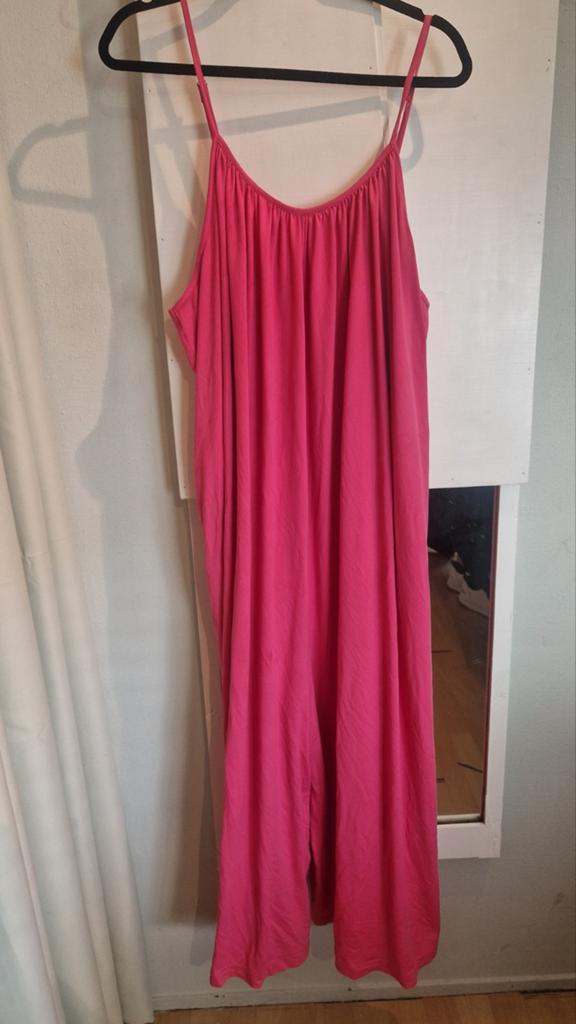 Comfortabele roze jumpsuit - Maat 54, Kleding | Dames, Grote Maten, Ophalen of Verzenden, Zo goed als nieuw, Roze, Broek of Spijkerbroek