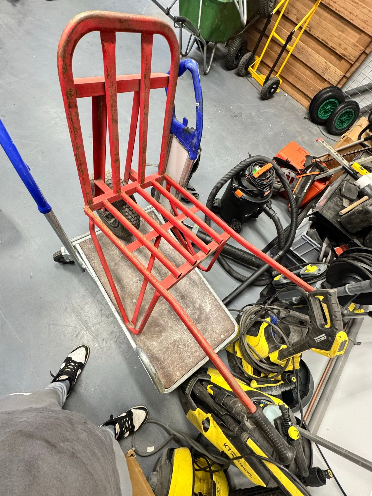 Rode steenkruiwagen, Tuin en Terras, Ophalen, Gebruikt, Handmatig, Tweewielig