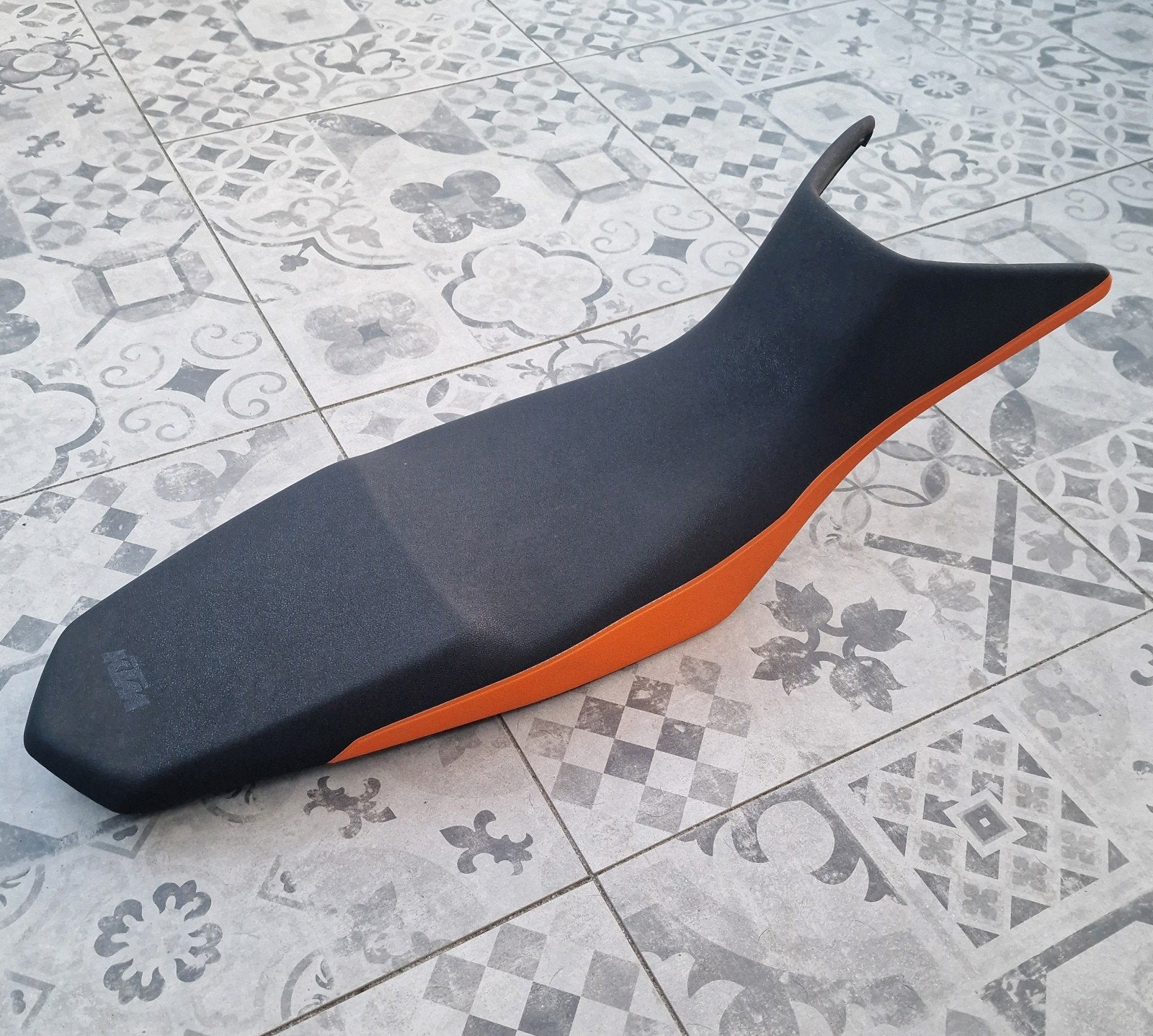 KTM Adventure 890 Origineel Zadel - Onbeschadigd, Ophalen of Verzenden, Gebruikt