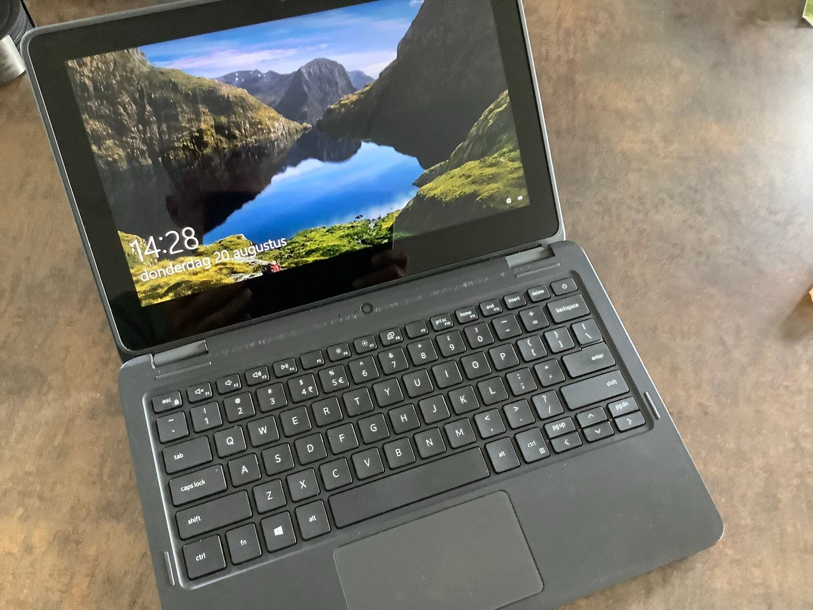 Dell Latitude 3120 2-in-1 Laptop/Tablet, Gebruikt, Qwerty, 8 GB, Met touchscreen