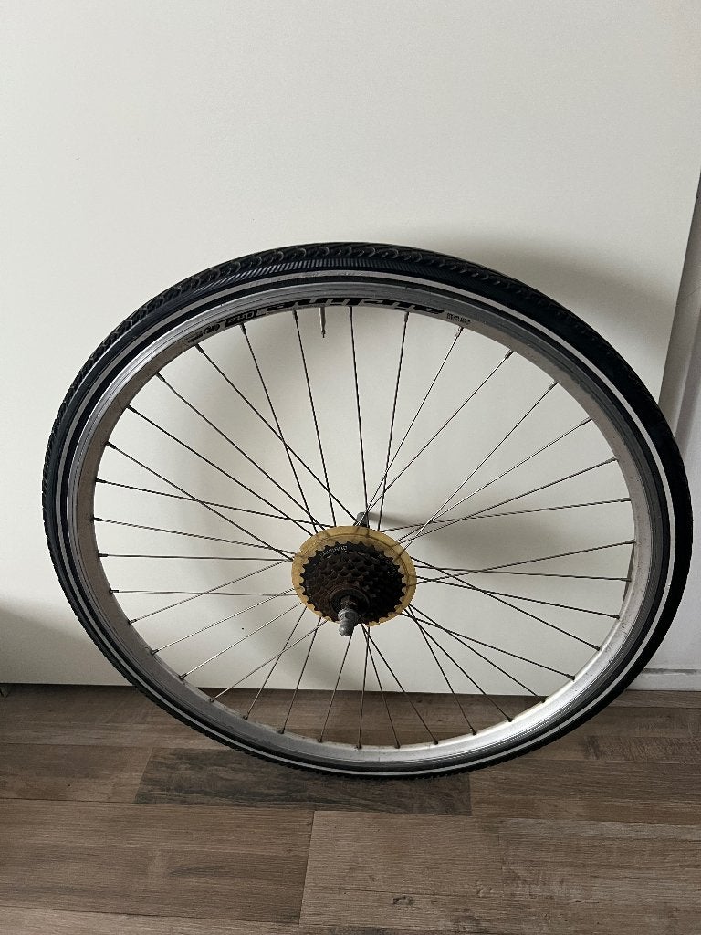 Achterwiel 28 inch 6-speed en band, Fietsen en Brommers, Ophalen, Band, Aluminium
