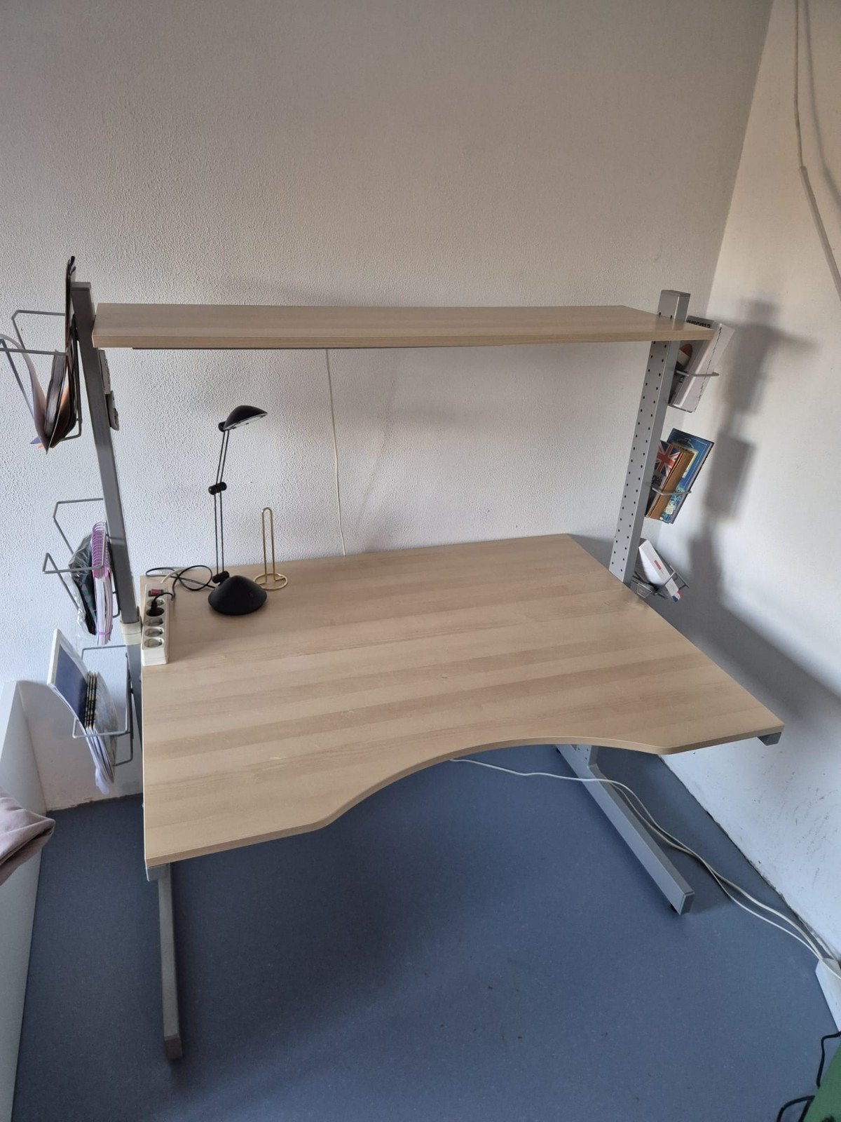 Ikea Jerker bureau - Groot en functioneel, Ophalen, Opbergruimte, Gebruikt, Hout