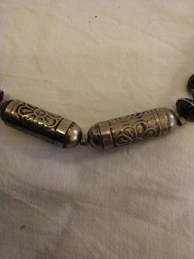 Ketting met zilverkleurige kralen en buisjes, Ophalen of Verzenden