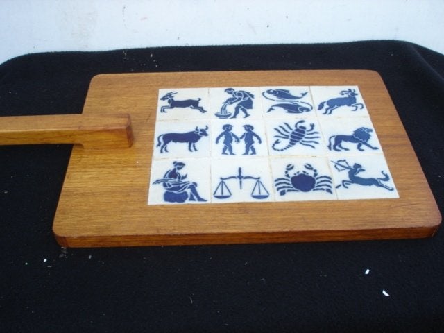 TWEE Vintage dierenriem serveerplanken sterrenbeelden, Hout, Ophalen of Verzenden, Meerkleurig, Overige typen