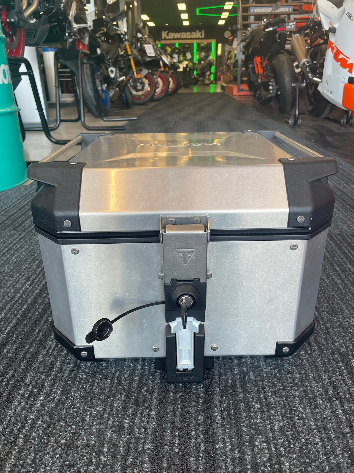Triumph Expedition Top Box Zilver / Tiger 900 & 1200, Gebruikt, Motor Centrum Rijen, Verkoop@mcrijen.nl, Ophalen