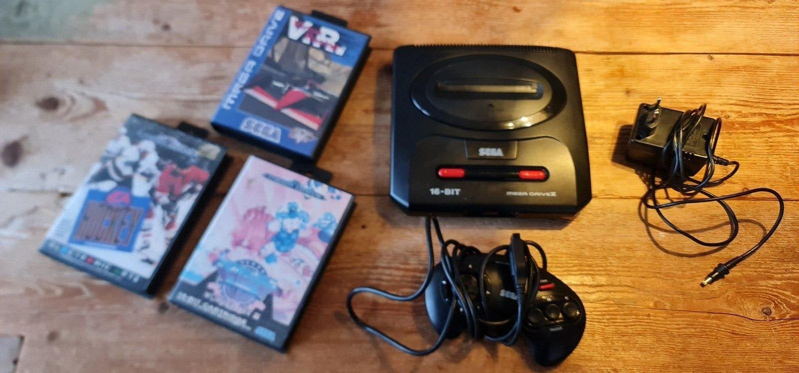 Sega Mega Drive II met controller en 3 games, Mega Drive, Ophalen of Verzenden, Met 1 controller, Gebruikt