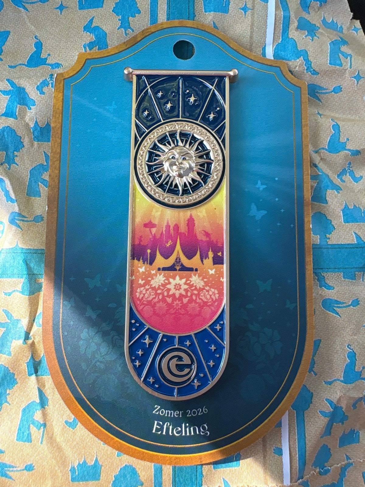 Efteling Zomerpin 2026 - Zeldzame Collectie Pin Nummer 5, Ophalen of Verzenden, Nieuw, Button of Speldje