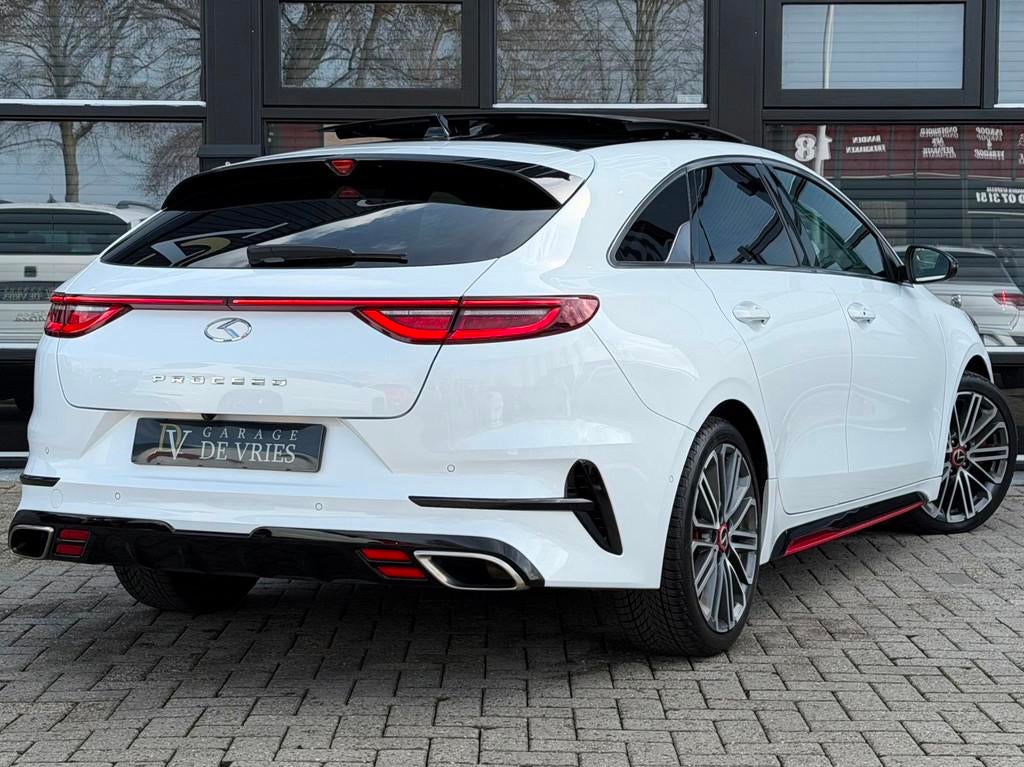 Kia ProCeed 1.6 T-GDI GT 204pk Aut Panoramadak Virtual Full, 15 km/l, Gebruikt, Wit, Origineel Nederlands