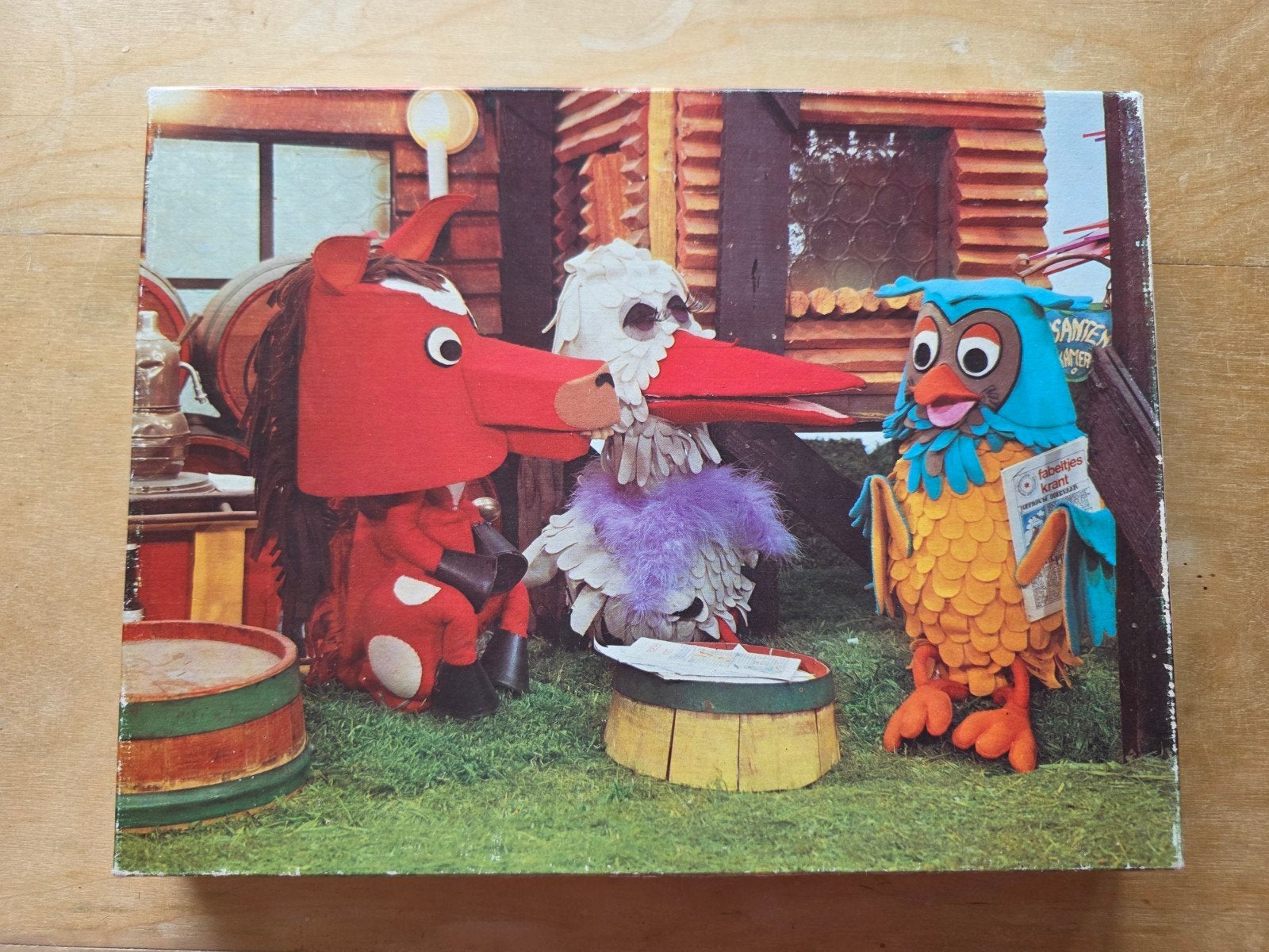 2 X Vintage retro FABELTJESKRANT puzzel  compleet, Ophalen of Verzenden, Zo goed als nieuw, Tv, Overige typen