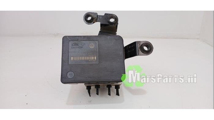 ABS Pomp van een Volkswagen Golf, Gebruikt, -, Volkswagen, -