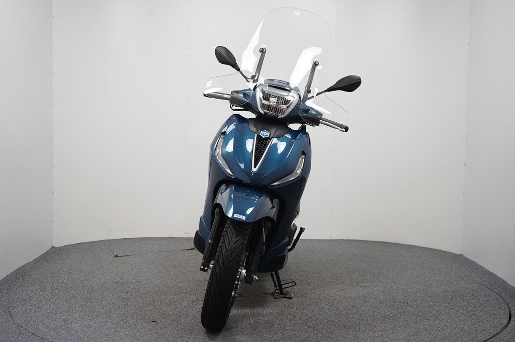 Piaggio BEVERLY 400 HPE (bj 2024), Scooter, Bedrijf, 399 cc, ABS