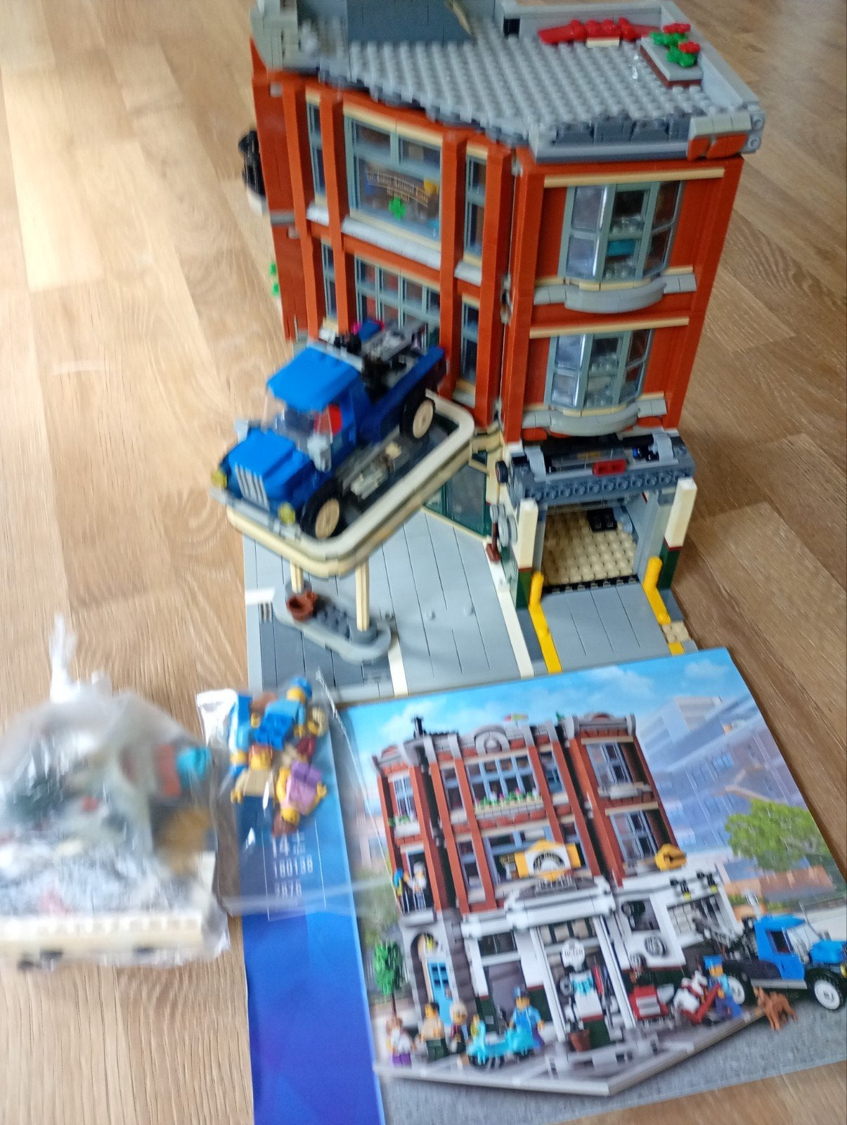 LEGO Creator Expert Garage 180138, Ophalen of Verzenden, Zo goed als nieuw